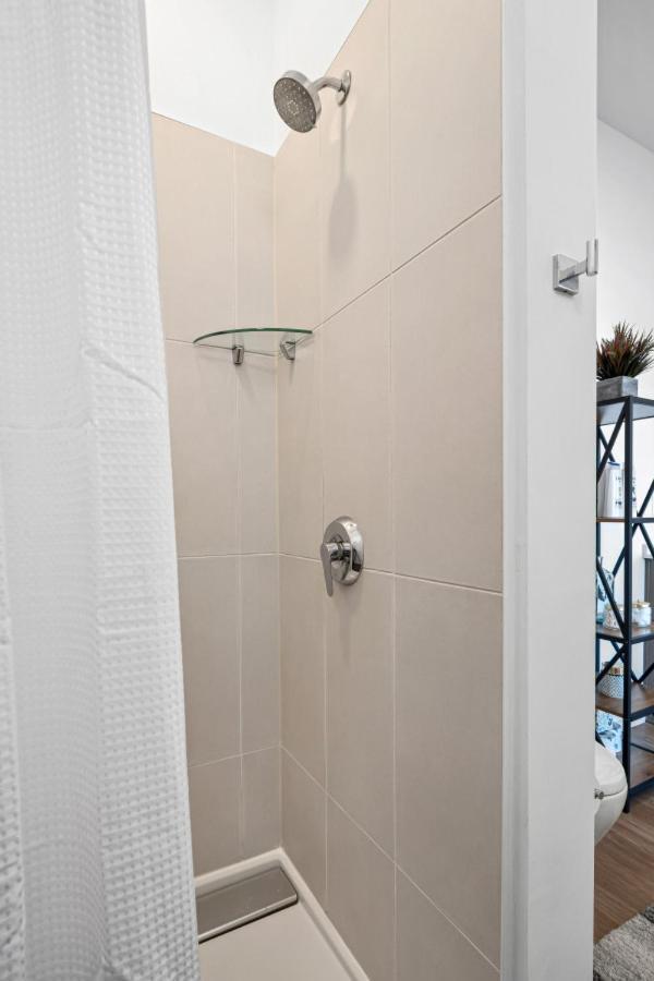 Gulch Located With 4 Beds, Pool, Private Patio And Secure Parking