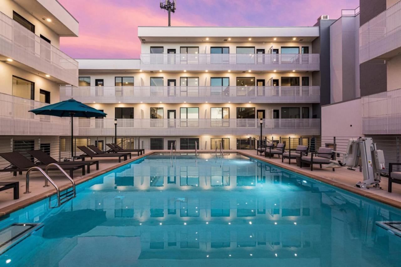 Gulch Located With 4 Beds, Pool, Private Patio And Secure Parking *