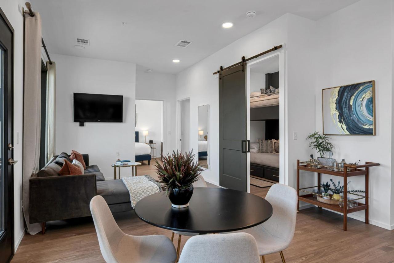 Gulch Located With 4 Beds, Pool, Private Patio And Secure Parking Holiday home *